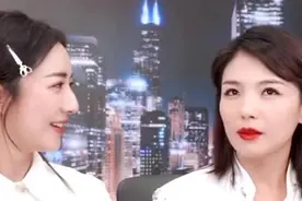 刘涛上薇娅直播间，白衬衫纽扣频频崩开，刘涛无奈自嘲“有料”图片