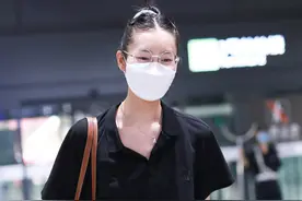 刘雯、Angelababy都爱托特包，又大又实用的超强上班手袋图片