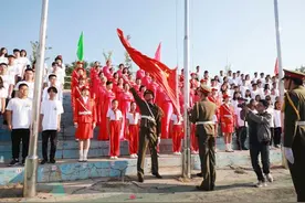 1978年修改的国歌还有多少人记得？与现在的国歌有什么不同？图片