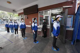 教师穿“校服”模拟开学六大环节 北京十二中开学演练细致到上厕所图片