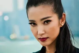 “莲花姐”李冰冰的连环情史，和她身后的5个男人图片