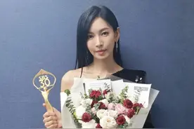 金素妍婚后事业开挂，千老师要的爱情她都有，温柔老公成黑马骑士图片
