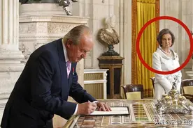 老国王退位时索菲亚王后的表情很微妙，这个表情便是她一生的写照图片