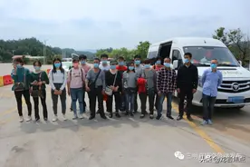 一线微观|高速上面包车上演“速度与激情”，屡次超警车，交警拦截后发现图片