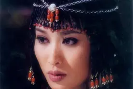铁木真妻子被敌国掳走，遭受欺凌怀孕归来，他为何坚持让孩子出生图片