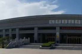 你知道吗？原来中国最大的“毛泽东主席像章馆”在这里！图片