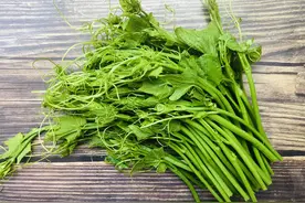 夏天，遇到这菜别错过，含有丰富的植物纤维，炒着吃真爽脆图片