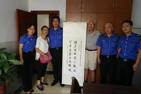 居民主动要求“拆违”，城管上门指导！买卖房屋要注意→图片