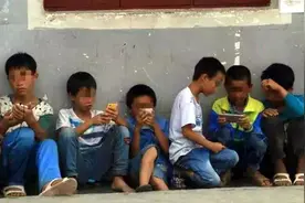 “不让玩手机我就不活了！”手机瘾有多可怕？游戏厂商两句话概括图片