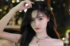 夜色下的小美女图片