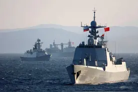 中俄舰队穿越轻津海峡，日网民称被“入侵”，叫嚣必须拥核应对图片