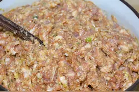 分享老妈30年做饺子馅的秘诀，这才是正确做法，味道不比饭店差图片