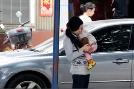 我凑7万给弟弟买房，半年后他主动还我10万，老公善意提醒揭真相图片