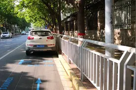 郑州市将在居民区周边道路设置10万个夜间限时停车泊位图片