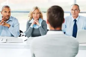 面试官：一只猪有4条腿，70只呢？985硕士答280，被当场淘汰图片
