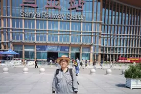 我正在海南环岛游，告诉你旅游途中吃、住、行、游览的体验。图片