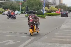 未上牌共享电车，禁止上路！图片