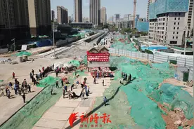 直击：425岁三圣庙平移搬新家，耗时70分钟，走了90米图片