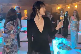 孟晚舟小26岁妹妹，穿深v开叉礼裙，世界名媛也不甘心做“花瓶”图片