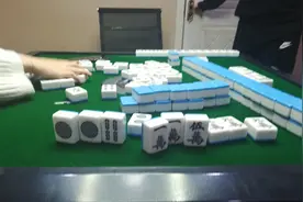 打麻将怎么知道别家想要什么牌？终极猜牌技巧让你赢个过瘾图片
