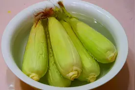 粗粮科学家努力研发，研究出的水果玉米，到底有何特别之处？图片