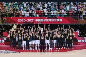 广东夺冠后满屏贺电！吴前孙铭徽激动，王仕鹏感慨万圣伟怀念图片
