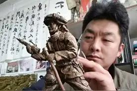 全民消防我参与｜“浴火青春”雕塑呈现消防员经典救火造型图片