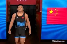 晋级！中国250斤大汉全场压制对手，强势晋级图片