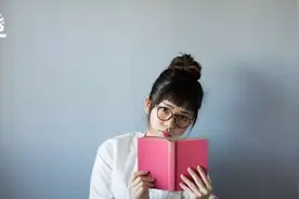 帮你忙的人，不要请吃饭来报答图片
