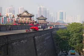 西安拥有3座大型火车站，助力其将成为国际性综合交通枢纽图片