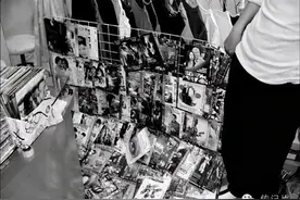 电影故事：一个“卖碟”的年轻人，死在一堆盗版光碟中图片