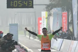 钱湖如画，快乐跑马！4000跑友畅跑宁波东钱湖 李子成、赵娜半程夺冠图片