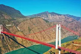 不可思议！中国再次征服世界，用2根“筷子”建大桥，美国做不到图片