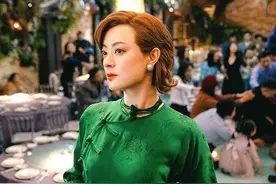 孙俪气质真的太绝了，穿绿色旗袍配复古发型好有韵味，又美出圈了图片