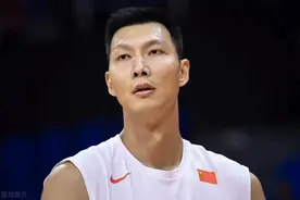 “脱鞋门”后，易建联被允许在CBA穿耐克，为何他有特权？图片