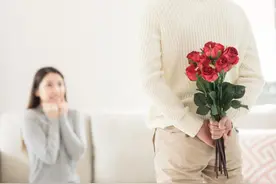 如何引导一个男人，学会心甘情愿为你付出？有2个技巧需要学会图片