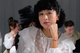 陈奕迅女儿17岁生日，陈奕迅老婆徐濠萦晒照，母女俩长得太像了图片