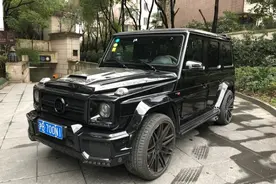 浦东遇到大咖的奔驰座驾，价值市区一套房，掀开大盖后相信了车牌图片