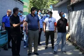 助力“服贸会” 东高地街道安全检查在行动图片