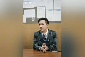 被家暴到抑郁，靠《安家》再度翻红的王自健，其实是李诞的前辈图片