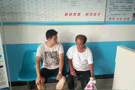 军人退伍不褪色 俯身基层守初心图片