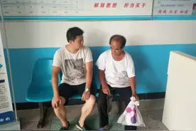 军人退伍不褪色 俯身基层守初心图片