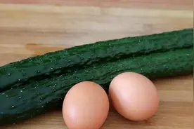 2个黄瓜，2个鸡蛋，不用炒，简单一做，上桌全家抢着吃图片