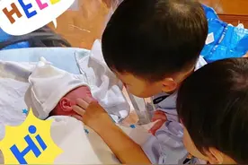 胡杏儿顺产8磅胖小子，分娩过程很辛苦不会再生，仨子皆是高颜值图片