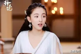 23岁关晓彤已显老？眼皮凹陷显疲态，杨幂赵丽颖都因此颜值滑坡图片