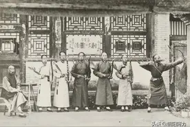 老照片：晚清大内侍卫的武器依然是刀枪剑戟冷兵器图片