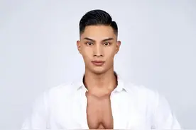 从网瘾少年到健身大佬，他的E杯胸肌男默女泪图片
