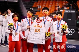 苒情岁月｜中国篮球时隔29年再次拿到奥运奖牌！这群姑娘又美又飒图片