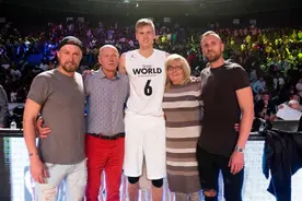 身高突破家族基因限制的五大NBA球员图片