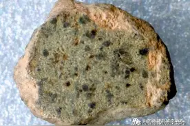 三款不同的火星陨石高清拍摄图片